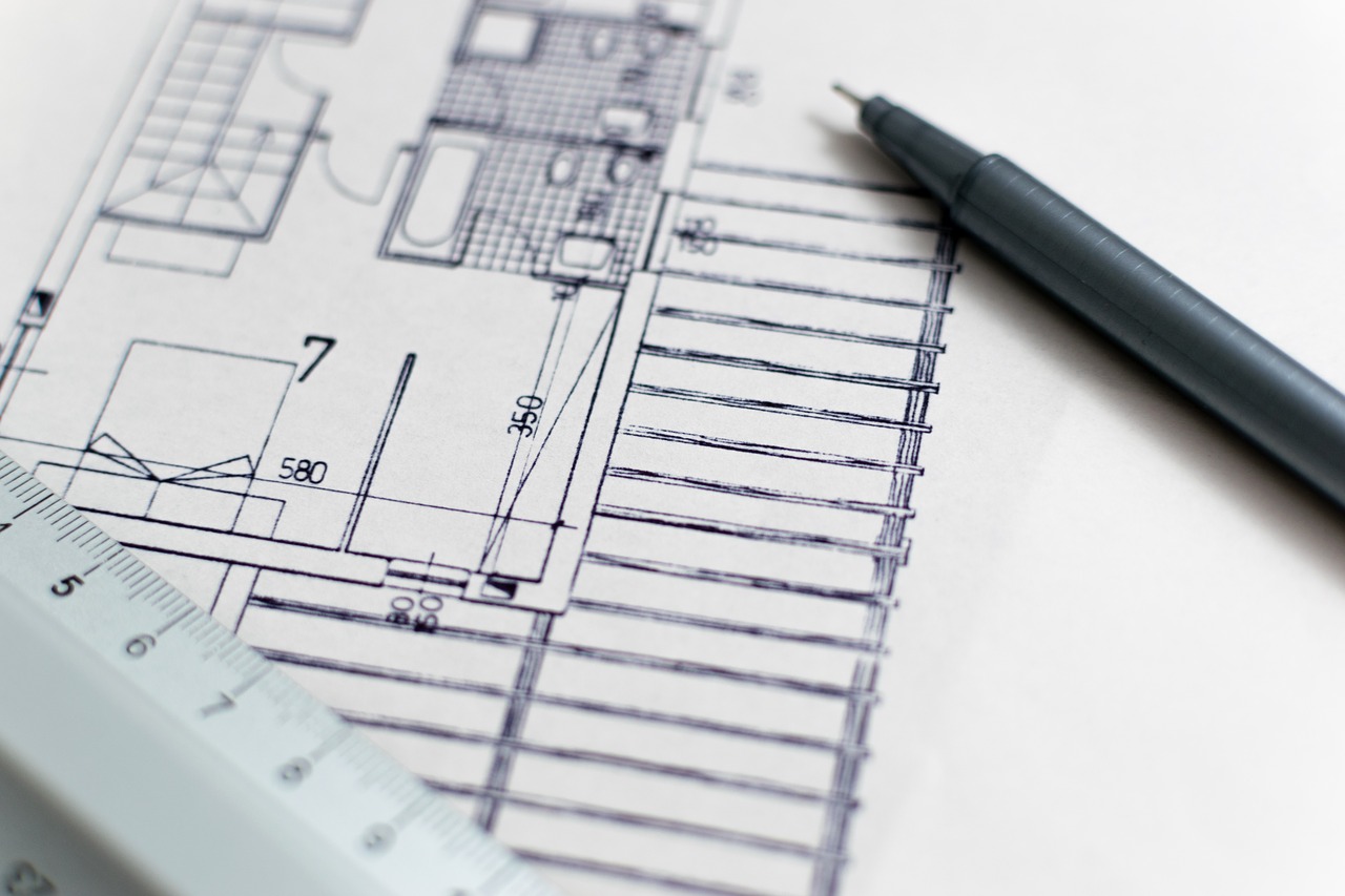 Quelle est la différence entre constructeur et architecte ?